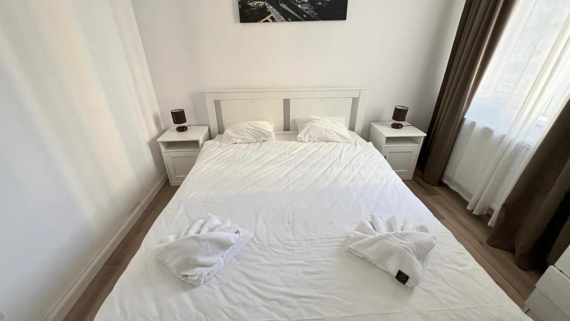 Lazy'S Haven - Chic Central Escape In Bucharest Apartment